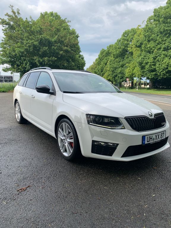 Weiß Gebraucht 2014 Skoda Octavia RS Kombi | 10.990 € (Fairer Preis) - Bild 1/4