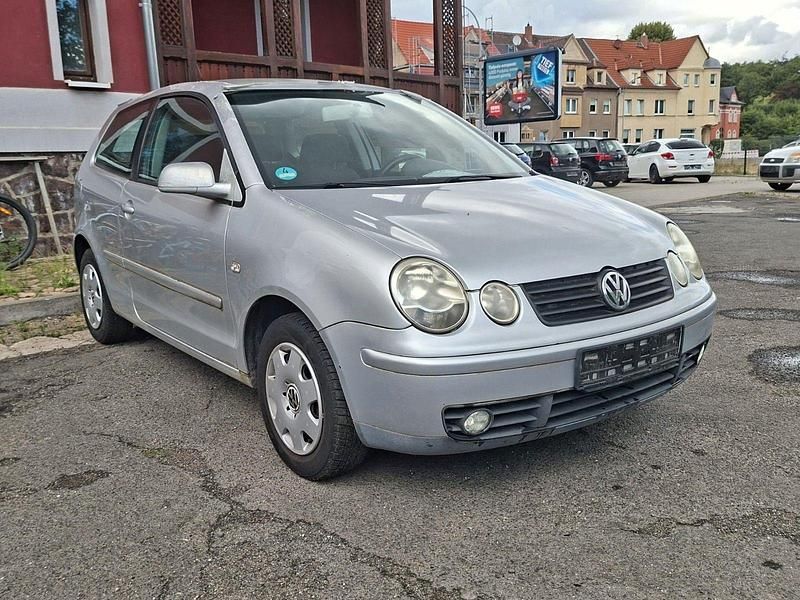 Grau Gebraucht 2004 VW Polo Comfortline Limousine | 500 € (Superpreis) - Bild 1/4