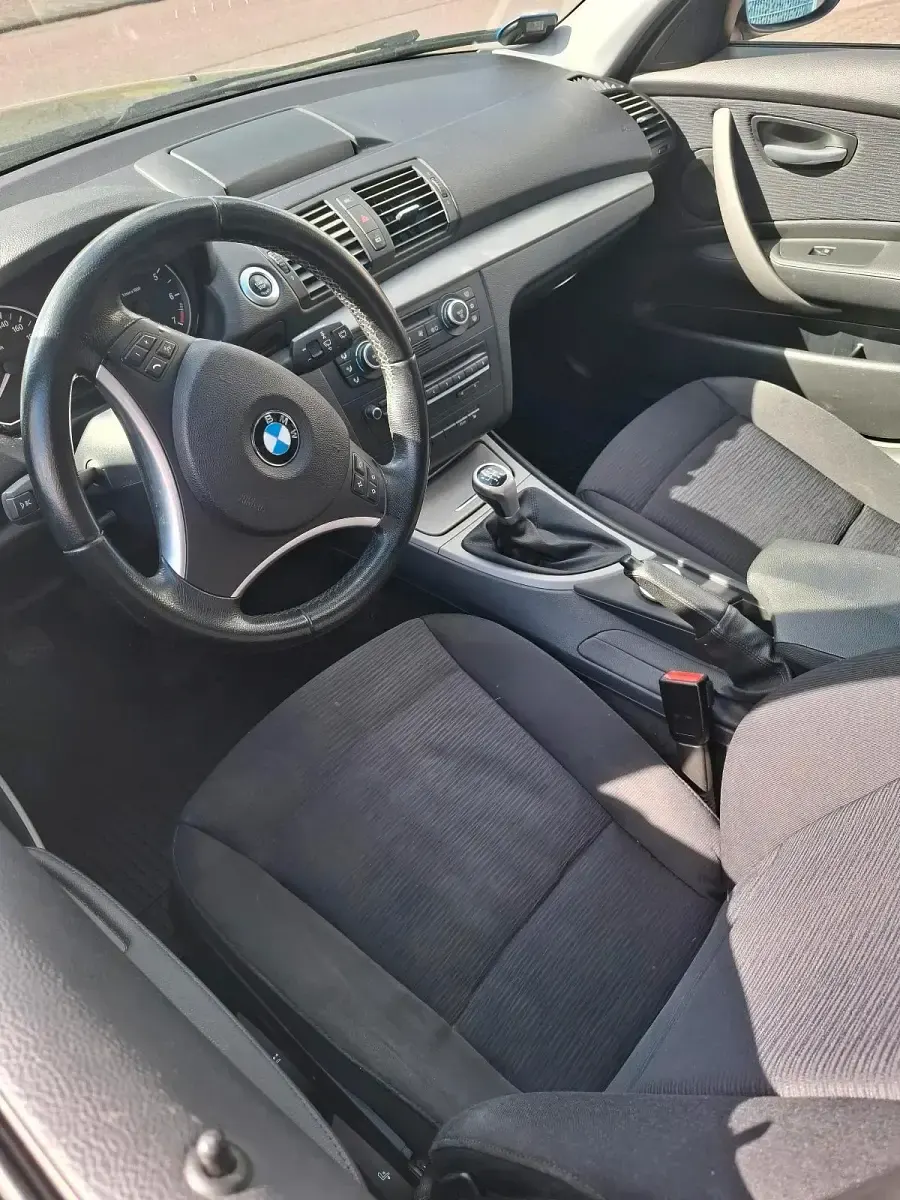 Gebraucht BMW 118 143 PS (105 kW) 2008 Schwarz Kleinwagen
