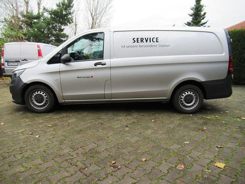 Gebraucht Mercedes Vito 136 PS (100 kW) 2016 Silber Van