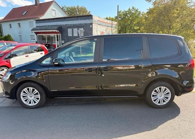 Gebraucht VW Sharan 100 PS (73 kW) 2018 Schwarz Van / Kleinbus
