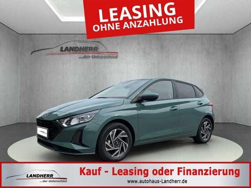 Grün Neu 2025 Hyundai i20 Limousine | 17.680 € (Guter Preis) - Bild 1/4