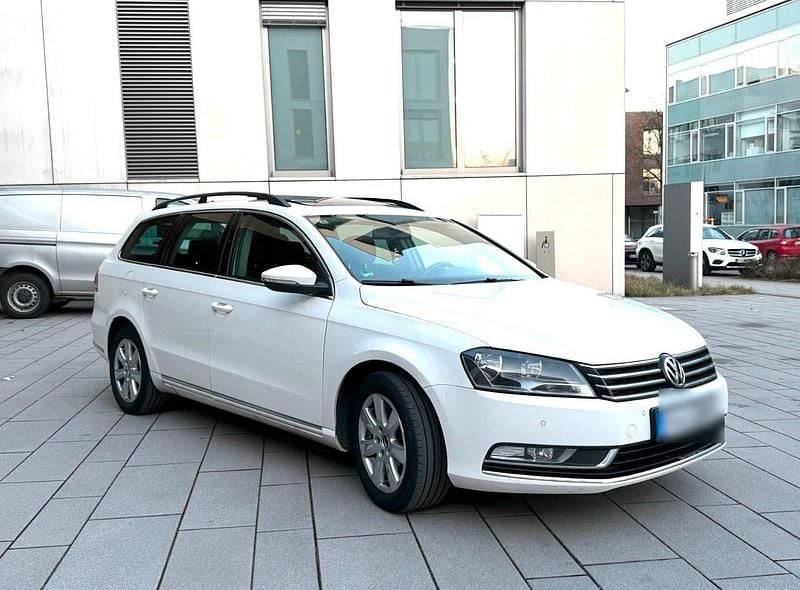Weiß Gebraucht 2014 VW Passat Kombi | 8.800 € (Teuer) - Bild 1/4