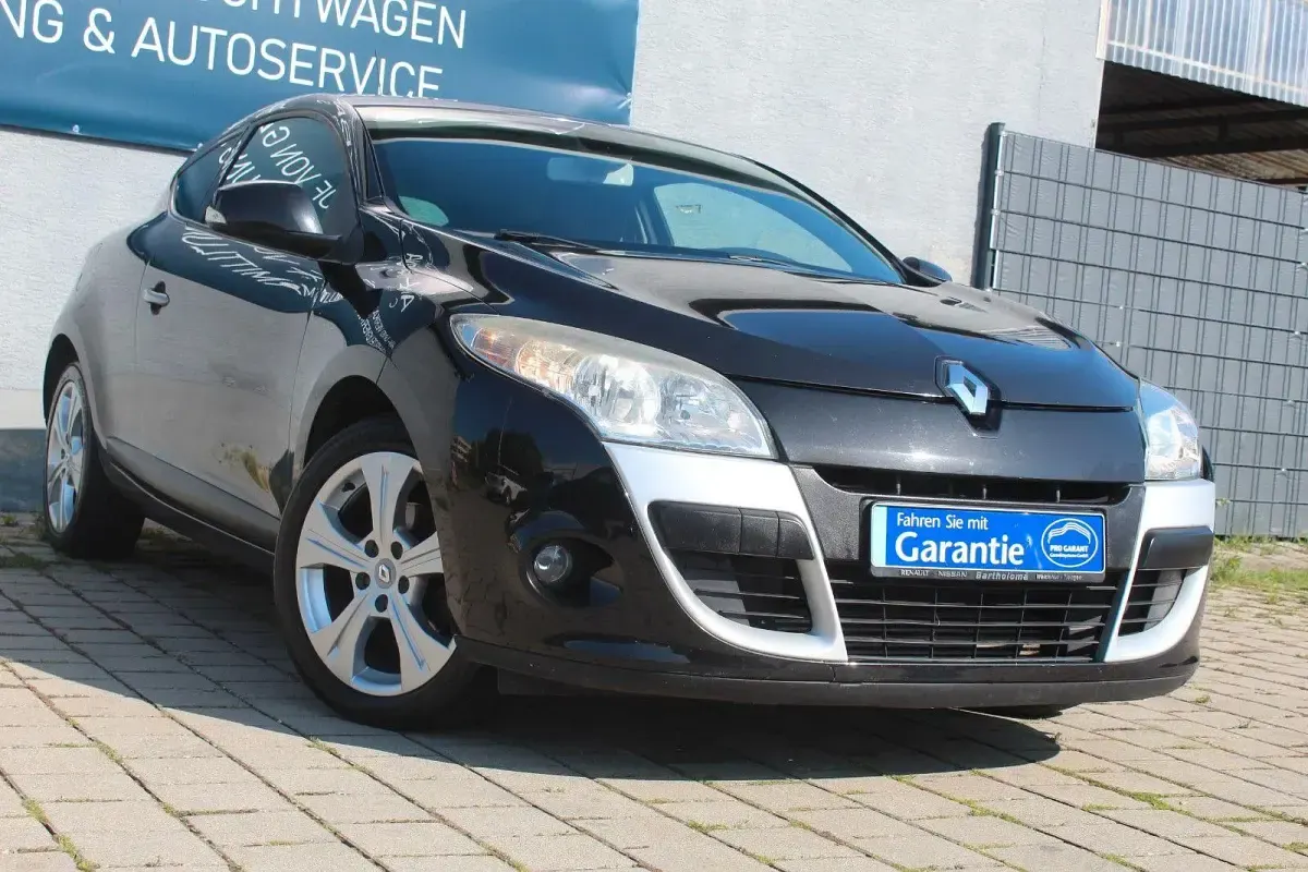 Gebraucht Renault Mégane Coupé Dynamique 131 PS (96 kW) 2009 Schwarz Coupé