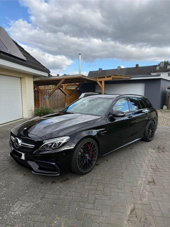 Schwarz Gebraucht 2017 Mercedes C63S AMG AMG Limousine | 54.000 € (Fairer Preis) - Bild 1/4