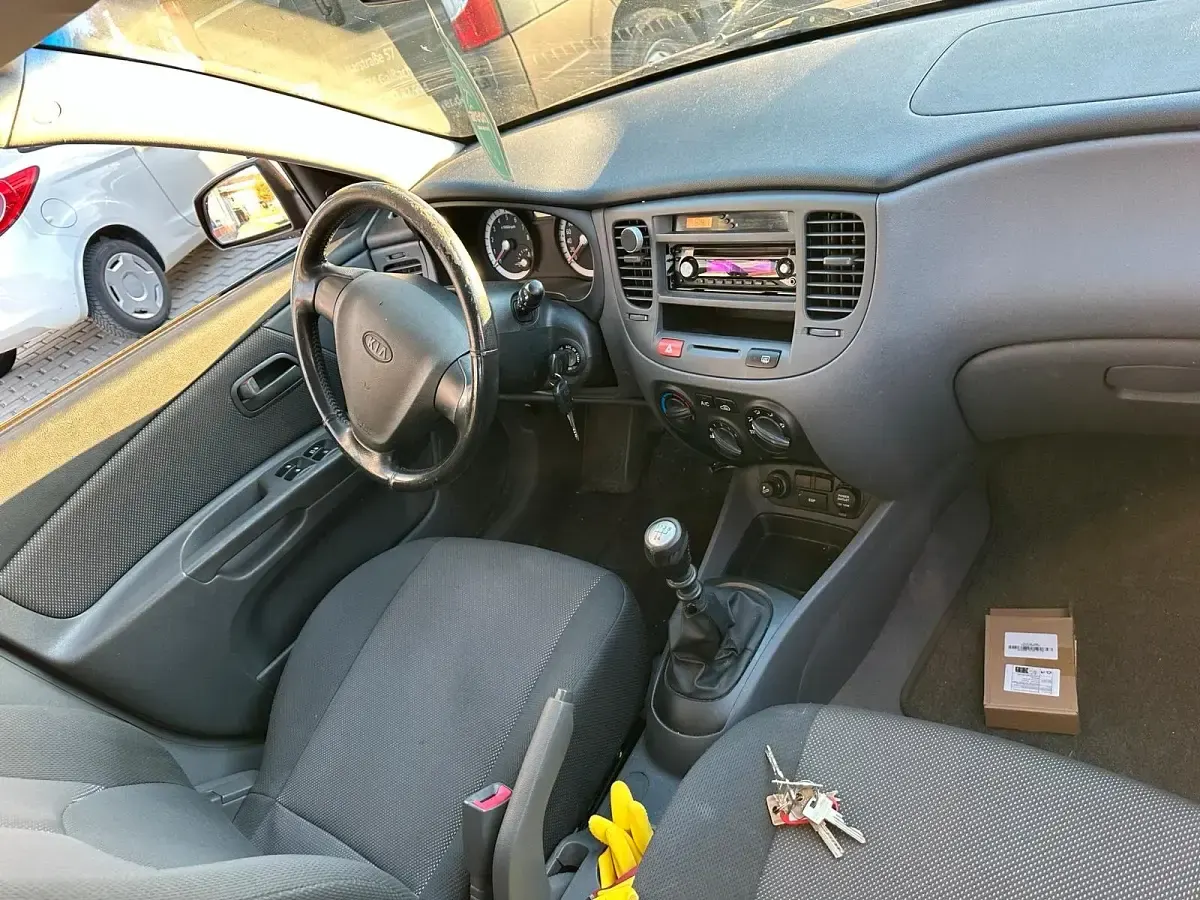 Gebraucht Kia Rio 90 PS (66 kW) 2006 Rot Kleinwagen