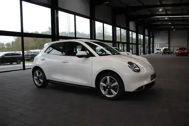 Usata Ora 03 125 kW (171 CV) 2023 Bianco Utilitaria