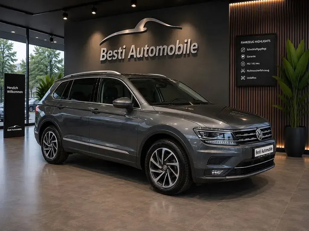 Gebraucht VW Tiguan Sound 125 PS (91 kW) 2017 Grau SUV