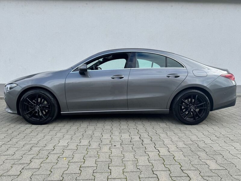 Grau Gebraucht 2019 Mercedes CLA220 Limousine | 29.900 € (Etwas zu teuer) - Bild 1/4