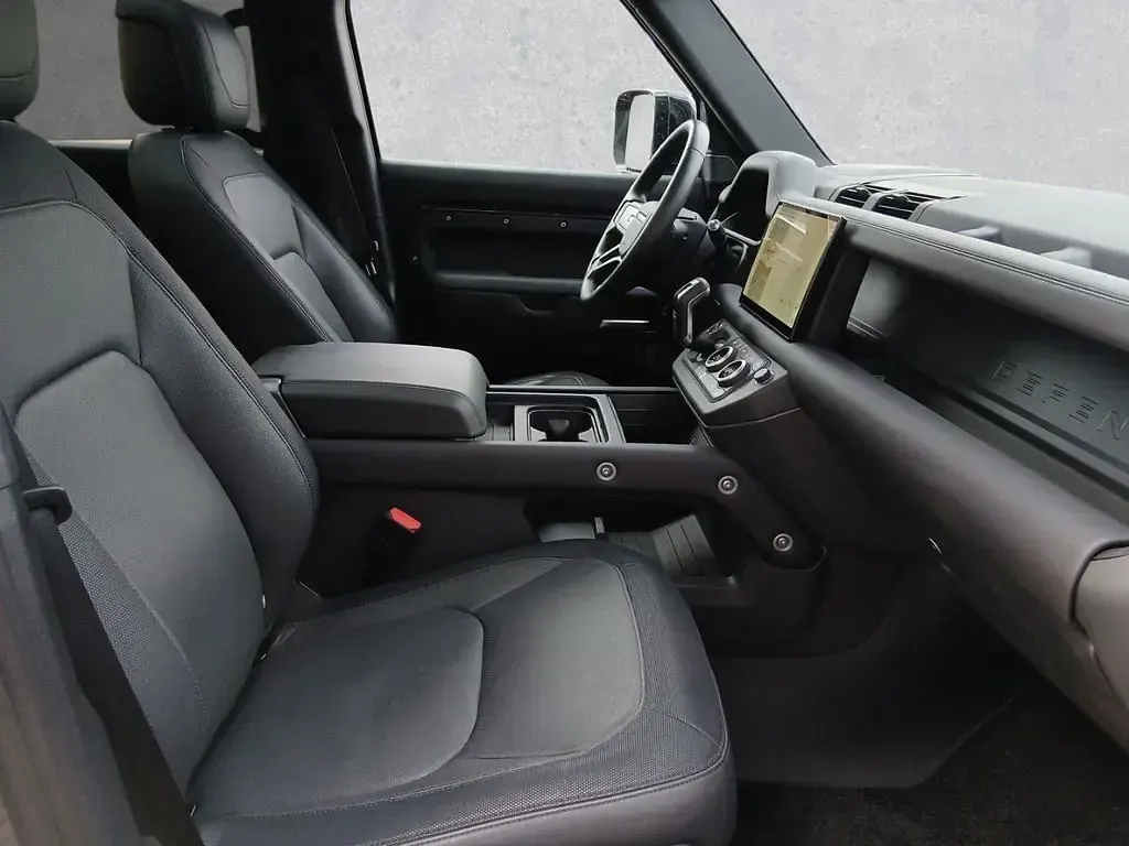 Gebraucht Land Rover Defender HSE Dynamic 200 PS (147 kW) 2024 Grau SUV