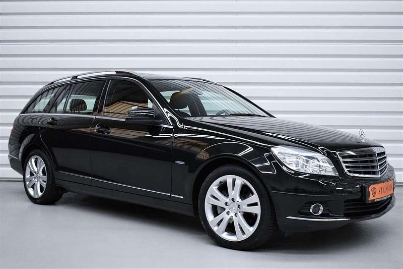 Schwarz Gebraucht 2010 Mercedes C220 Elegance Kombi | 19.990 € - Bild 1/4