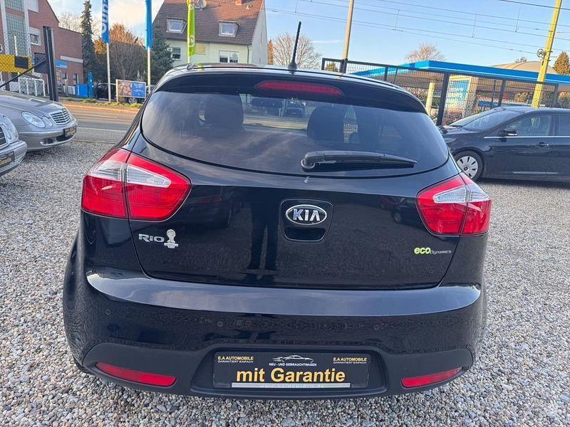 Gebraucht Kia Rio FIFA World Cup Edition 75 PS (55 kW) 2014 Schwarz Limousine