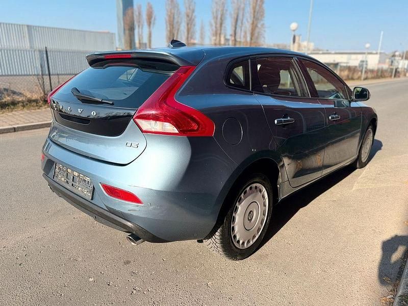 Gebraucht Volvo V40 You! 150 PS (110 kW) 2013 Blau Limousine