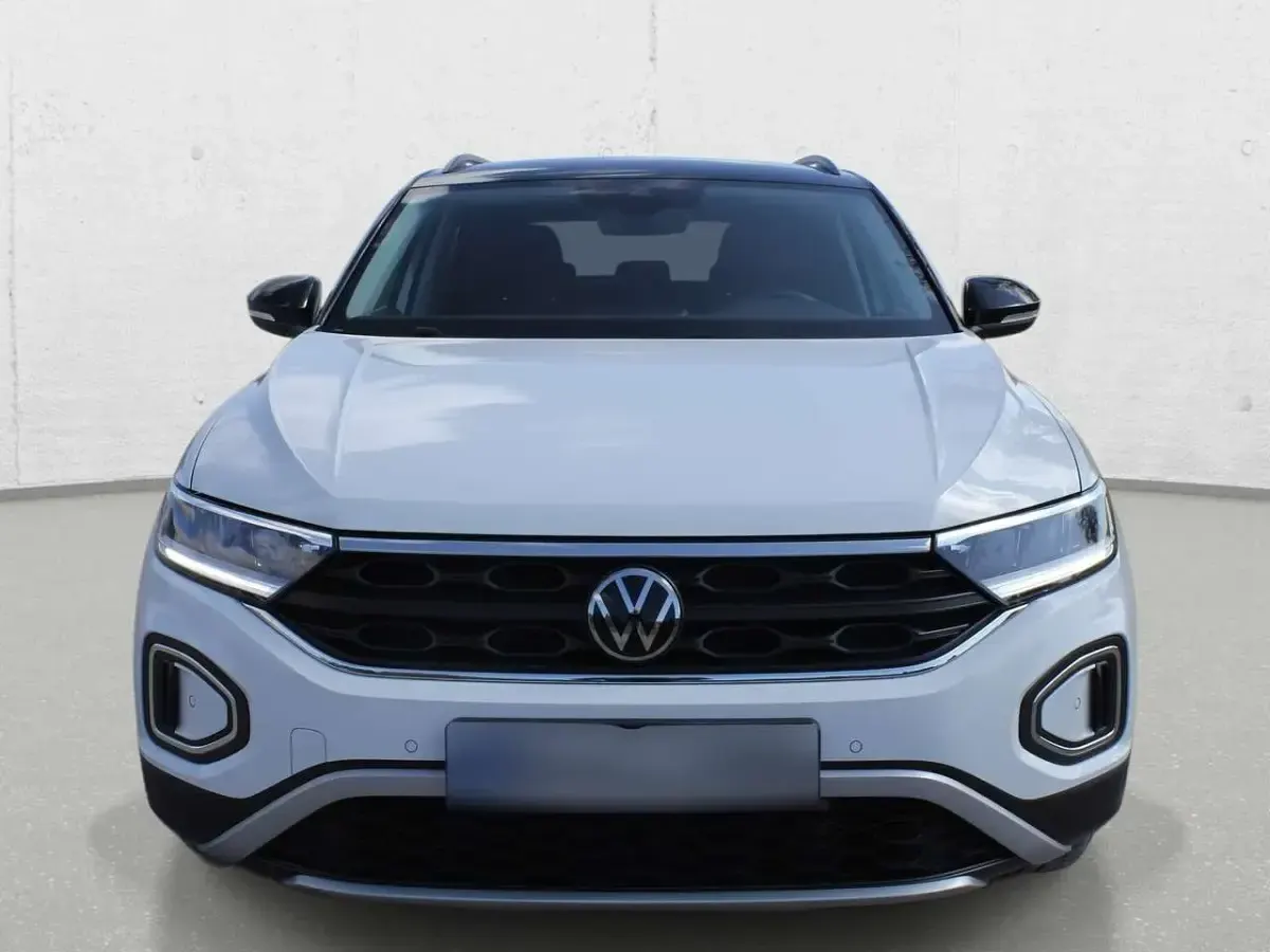 Second-hand VW T-Roc Move 150 CP (110 kW) 2023 Alb SUV