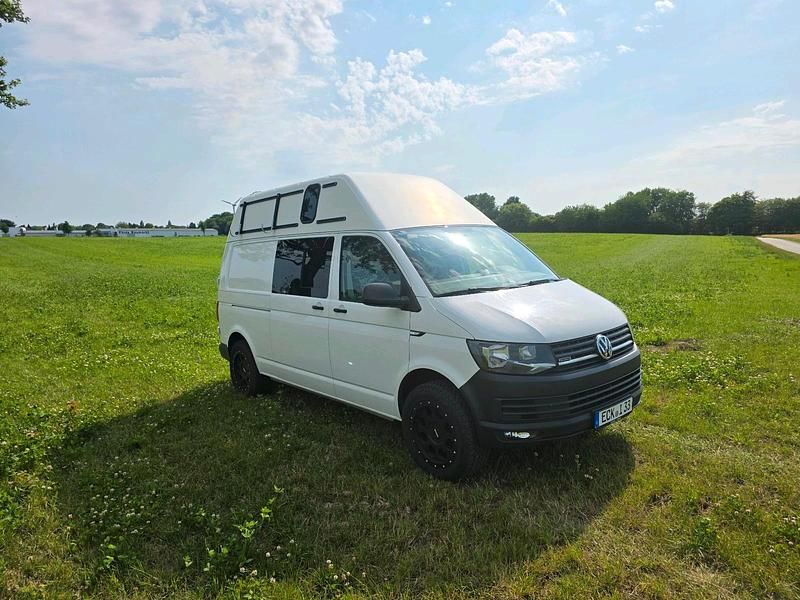 Weiß Gebraucht 2016 VW T6 Van | 45.000 € - Bild 1/4