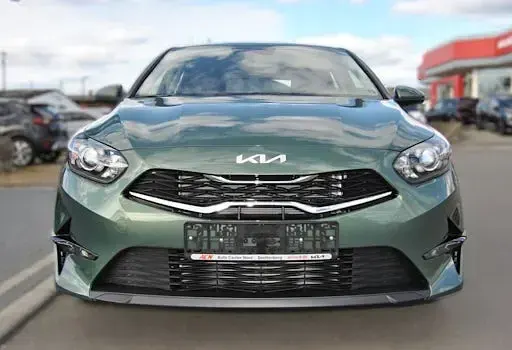 Gebraucht Kia Ceed Vision 101 PS (74 kW) 2025 Grün Kleinwagen