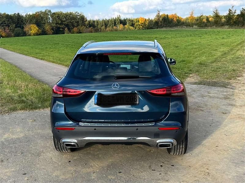 Gebraucht Mercedes GLA200 163 PS (119 kW) 2020 Blau SUV