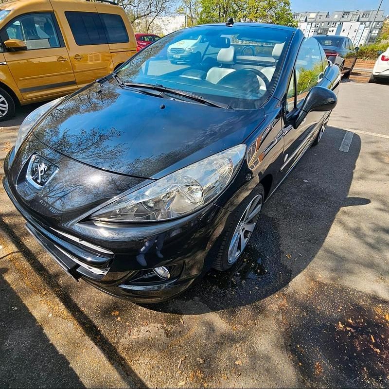 Gebraucht Peugeot 207 CC 120 PS (88 kW) 2013 Schwarz Cabrio