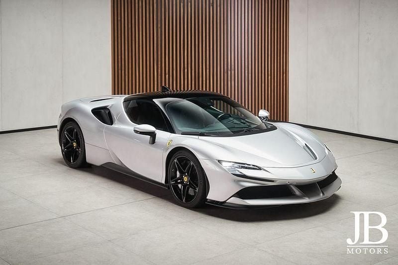 Silber Gebraucht 2021 Ferrari SF90 | 339.850 € - Bild 1/4