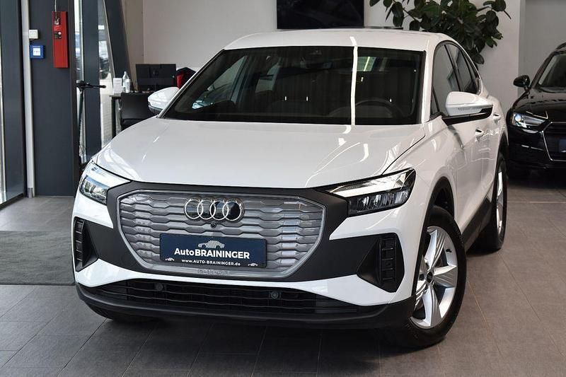 Weiß Gebraucht 2022 Audi Q4 Sportback e-tron SUV | 27.950 € (Superpreis) - Bild 1/4