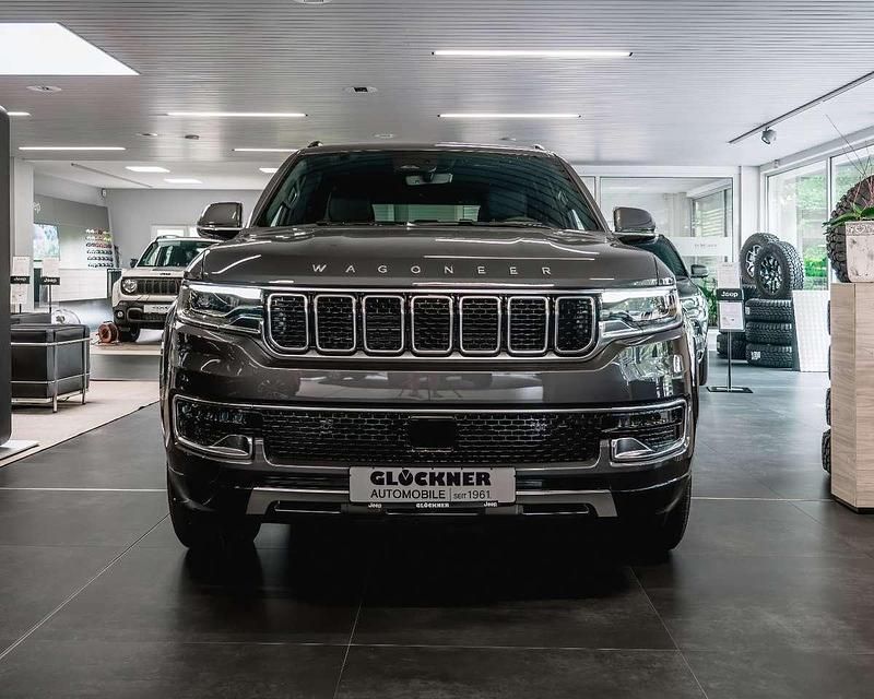 Neu Jeep Wagoneer 364 PS (267 kW) 2025 Baltic grey SUV