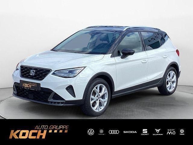 "candy" weiss Gebraucht 2023 Seat Arona FR SUV | 20.790 € (Fairer Preis) - Bild 1/4