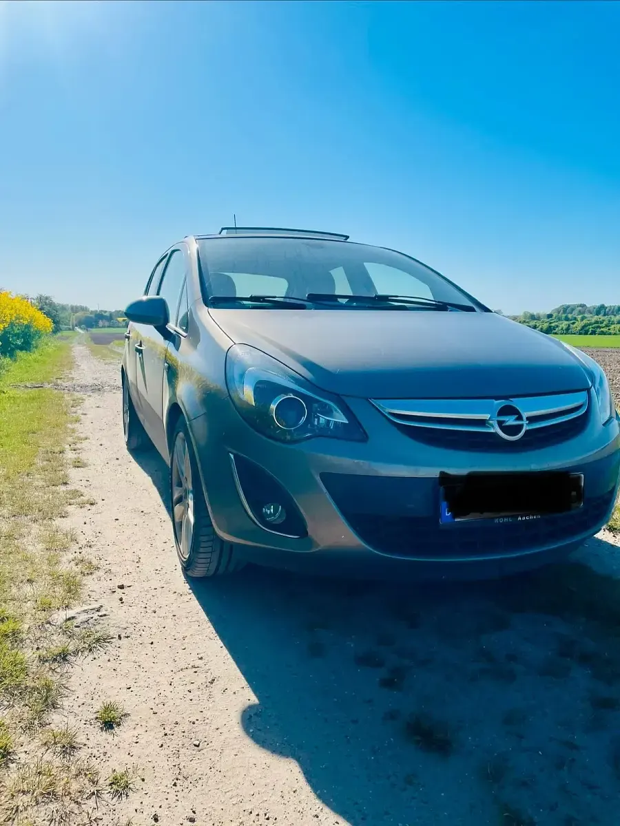Gebraucht Opel Corsa Edition 101 PS (74 kW) 2014 Gold Kleinwagen