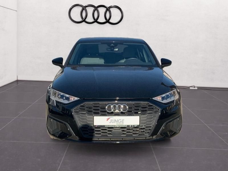 Gebraucht Audi A3 Sportback e-tron Design 204 PS (150 kW) 2021 Brillantschwarz Kleinwagen