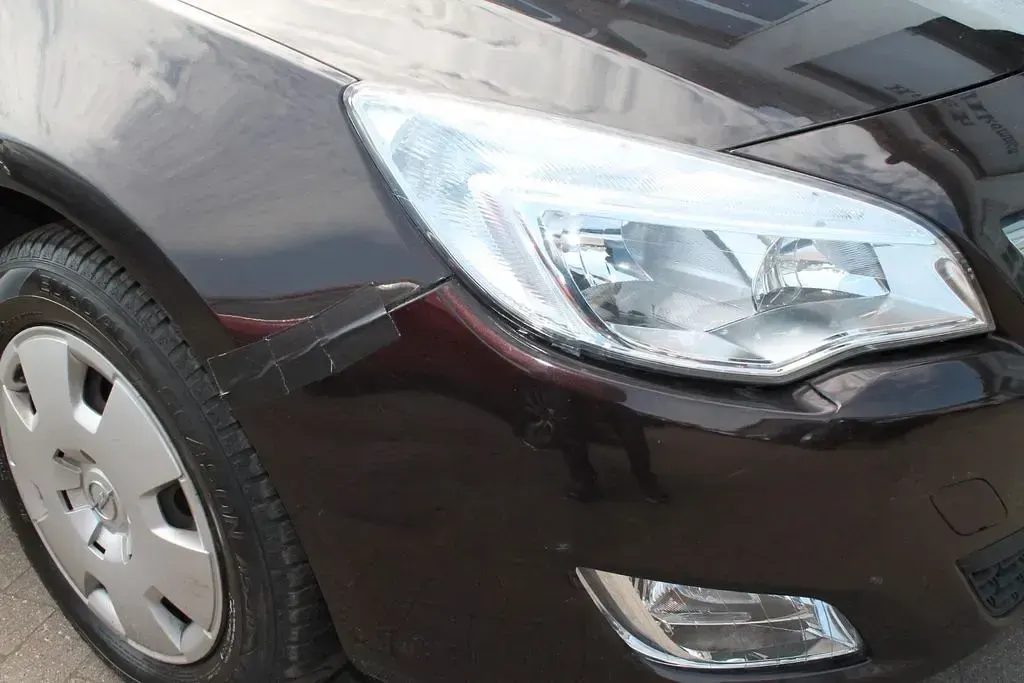 Gebraucht Opel Astra Design Edition 110 PS (80 kW) 2011 Mahogany brown (p2/so) Kombi