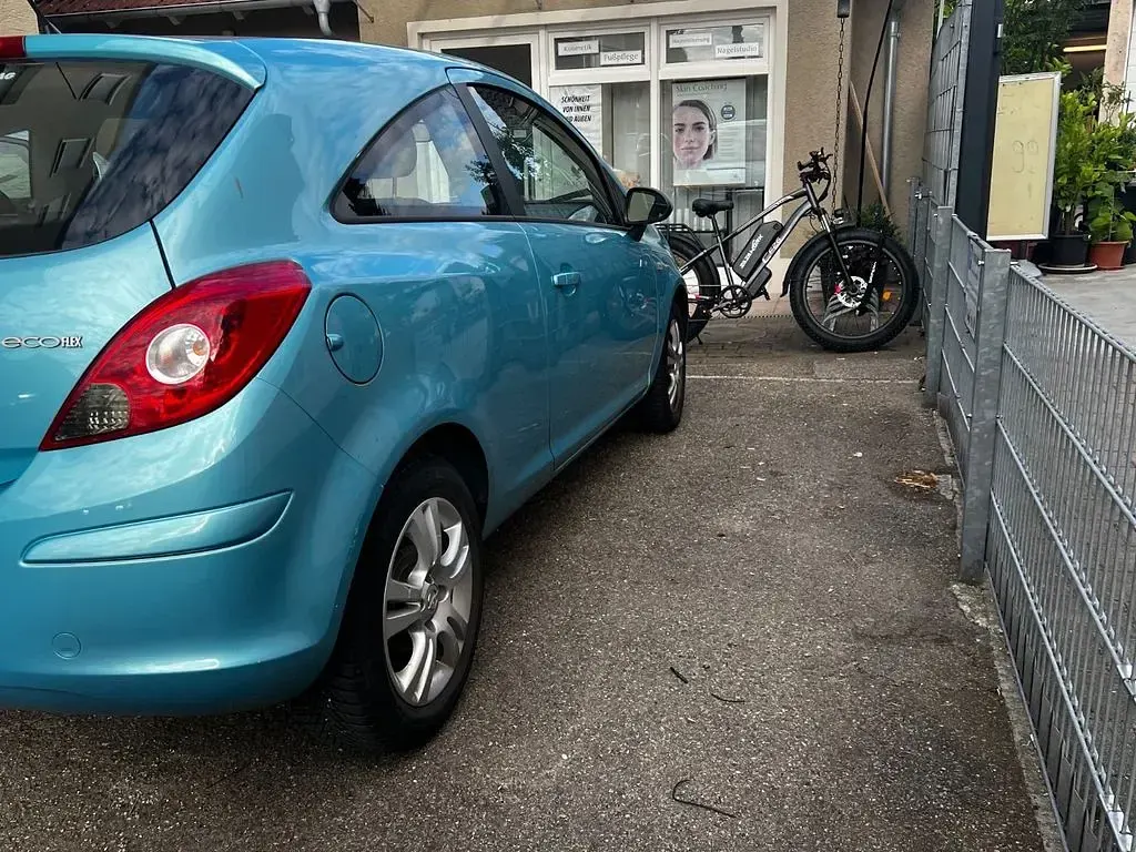 Gebraucht Opel Corsa Active 69 PS (50 kW) 2012 Blau Kleinwagen