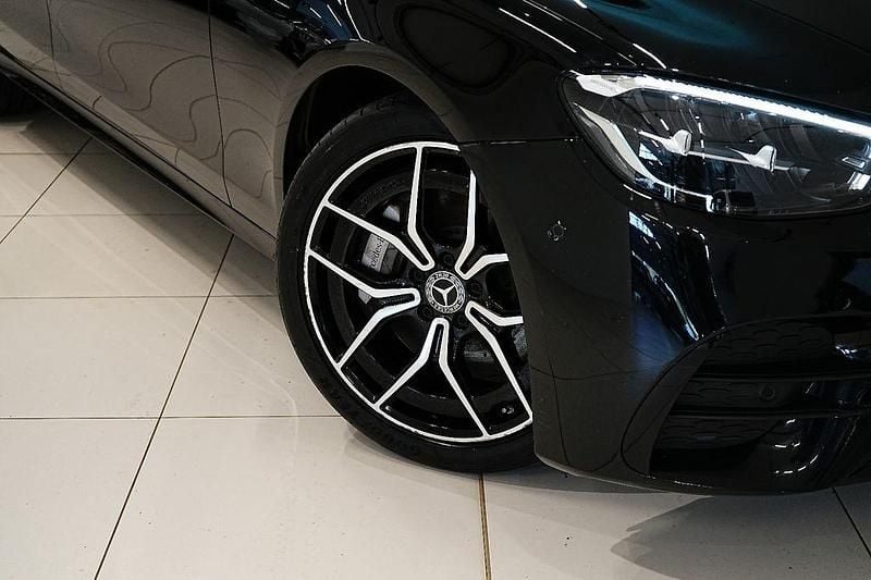 Gebraucht Mercedes E300 AMG 194 PS (142 kW) 2023 Schwarz Limousine
