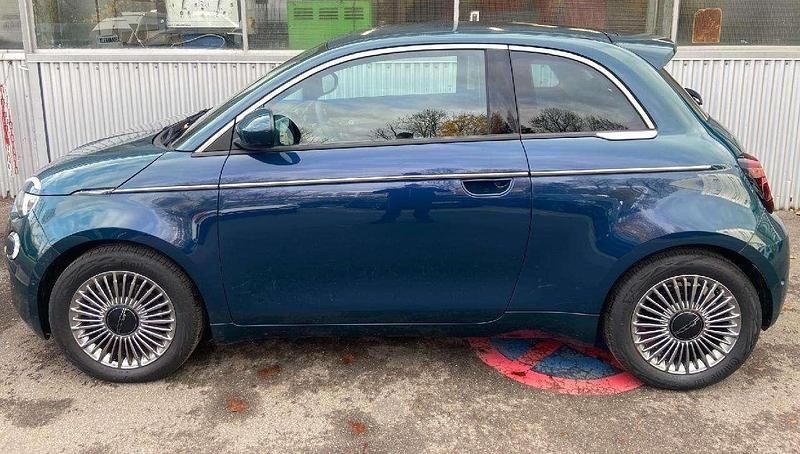 Colore esterno (ozean grün) Gebraucht 2023 Fiat 500e Basis Limousine | 26.669 € (Teuer) - Bild 1/4