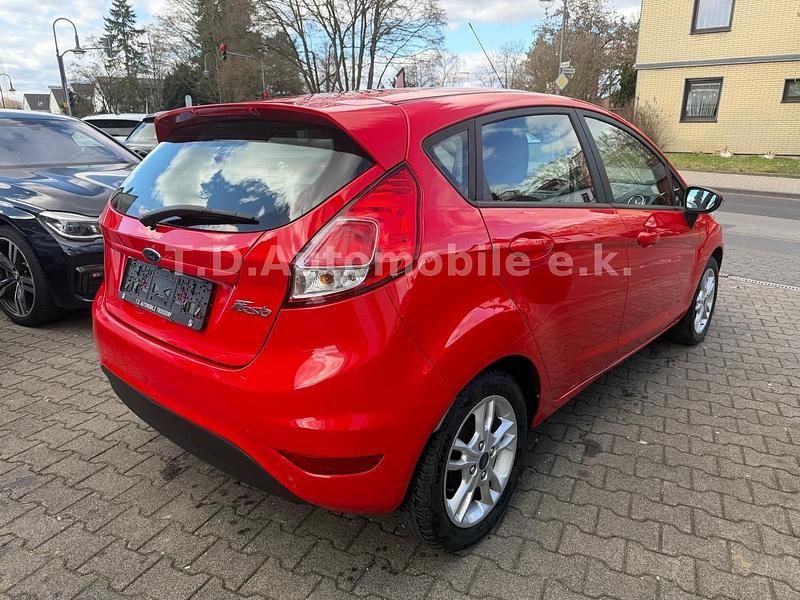 Gebraucht Ford Fiesta Celebration 60 PS (44 kW) 2016 Rot Kleinwagen