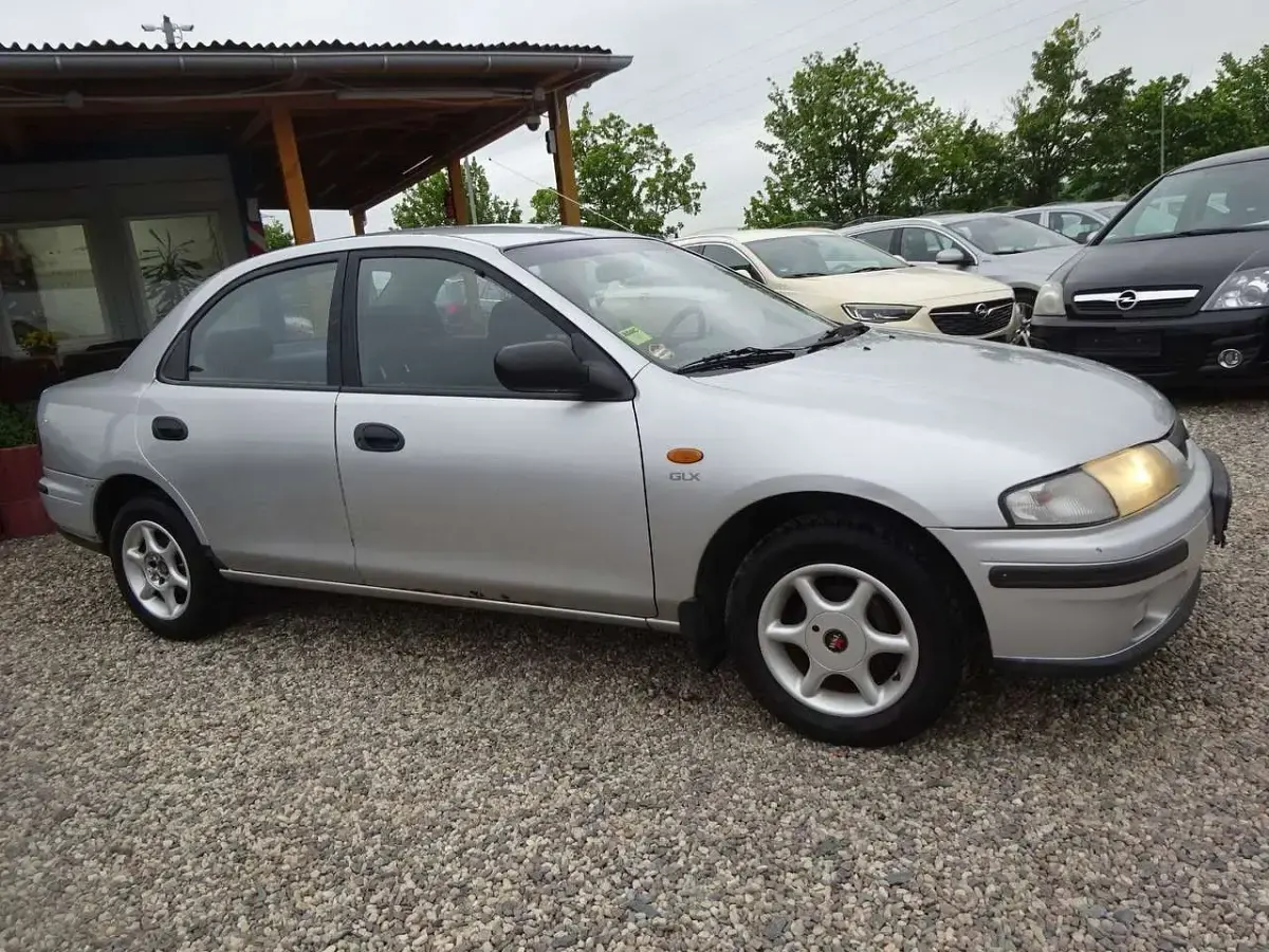 Gebraucht Mazda 323F 88 PS (64 kW) 1998 Grau Limousine