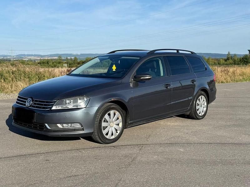 Gebraucht VW Passat Comfortline 140 PS (102 kW) 2011 Grau Kombi