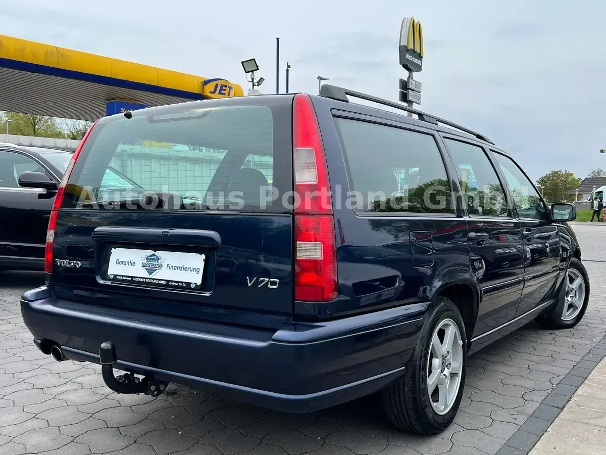 Używany Volvo V70 144 KM (105 kW) 1999 Niebieski Kombi