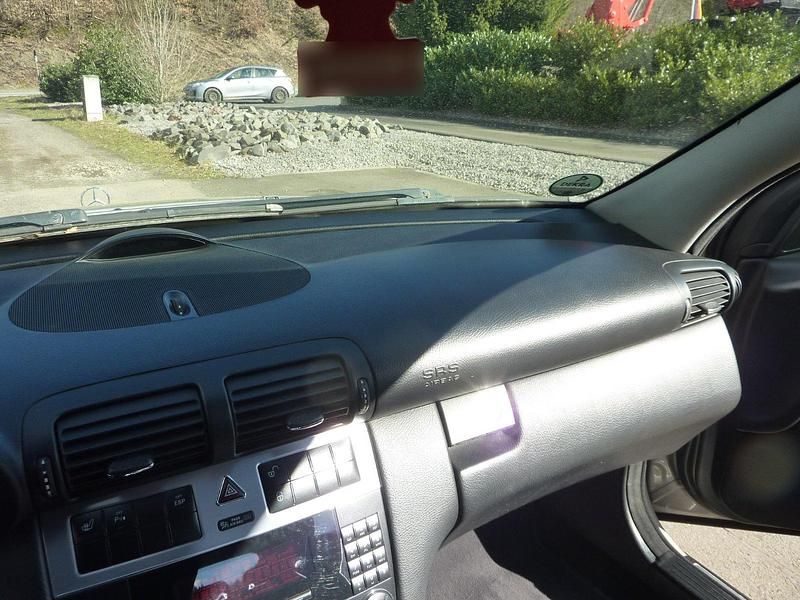 Gebraucht Mercedes 220 150 PS (110 kW) 2006 Beige Kombi