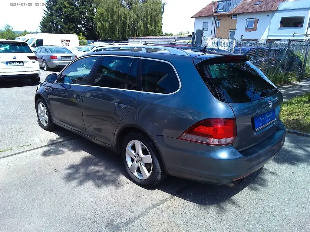 Gebraucht VW Golf VI Comfortline 122 PS (89 kW) 2011 Grau Kleinwagen