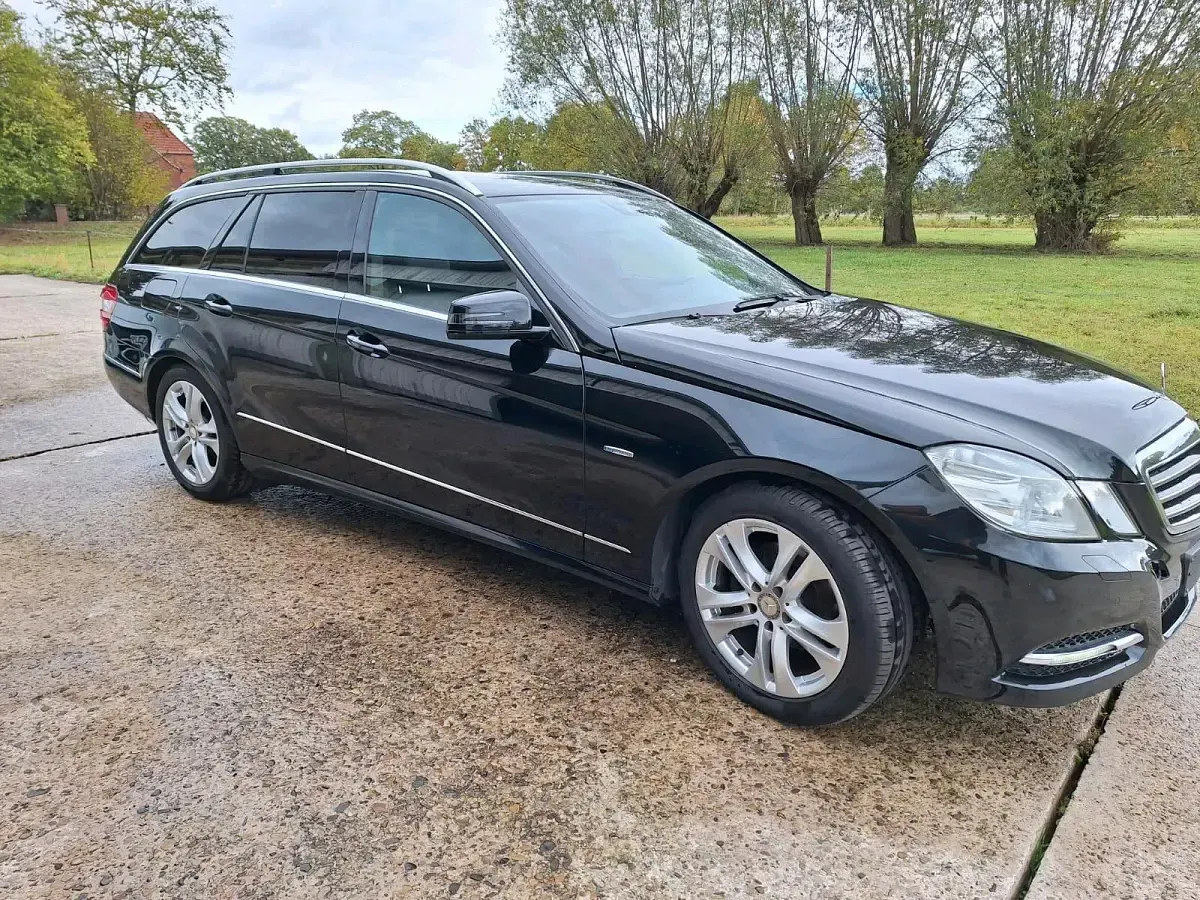 Usata Mercedes E200 184 CV (135 kW) 2011 Nero Station wagon