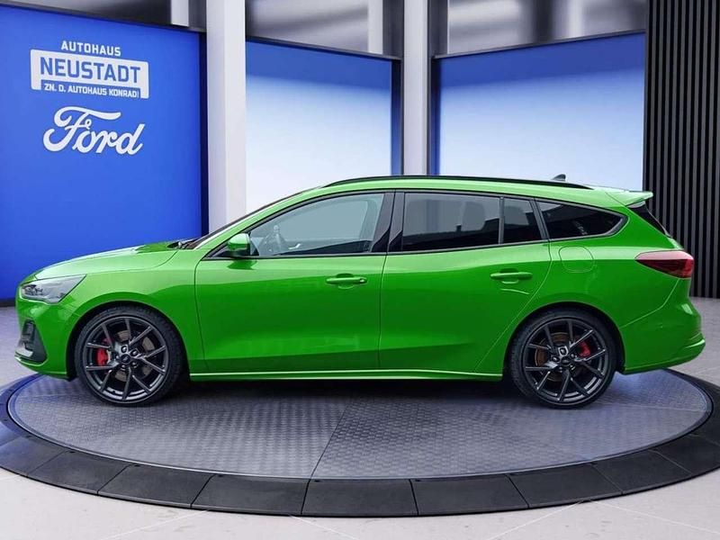 Gebraucht Ford Focus ST 280 PS (205 kW) 2025 Mean green metallic Kombi