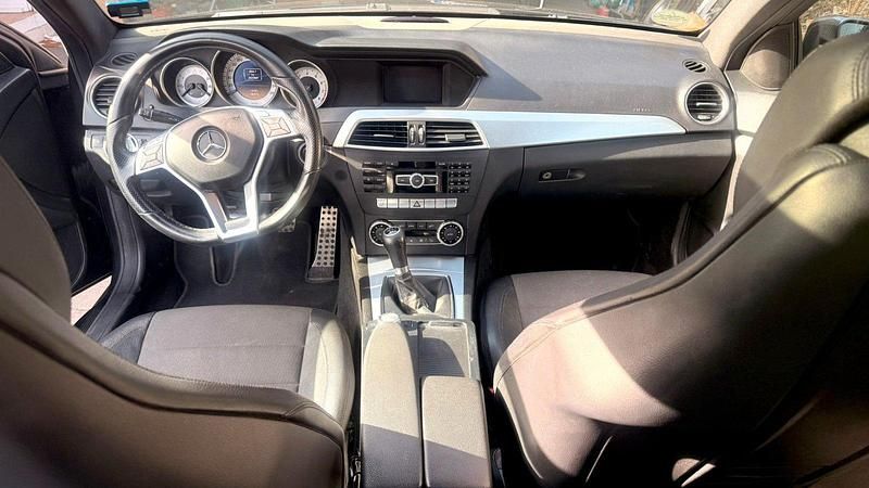 Gebraucht Mercedes C180 156 PS (114 kW) 2012 Andere farben Coupé