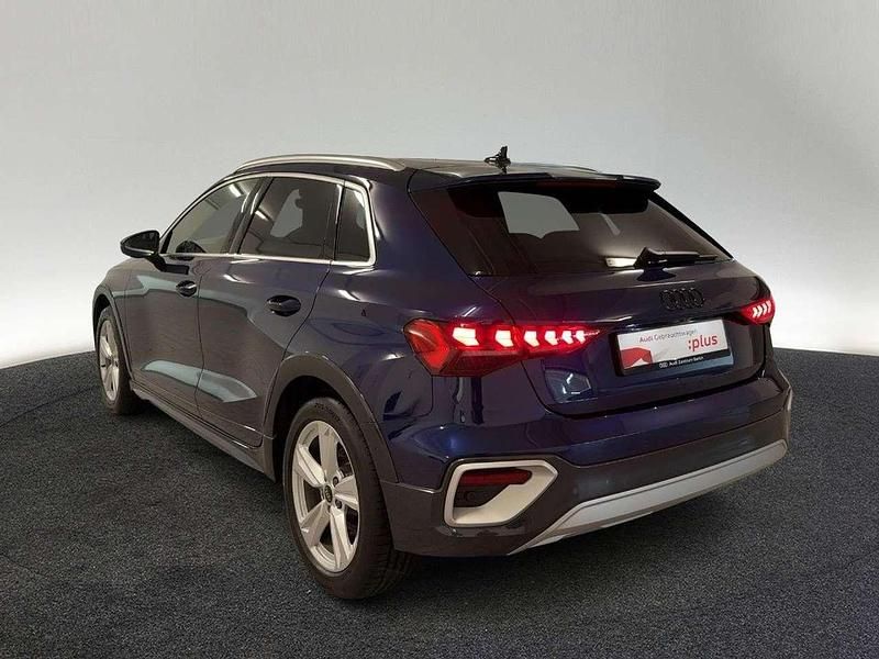 Gebraucht Audi A3 Ambiente 150 PS (110 kW) 2025 Navarrablau metallic Limousine