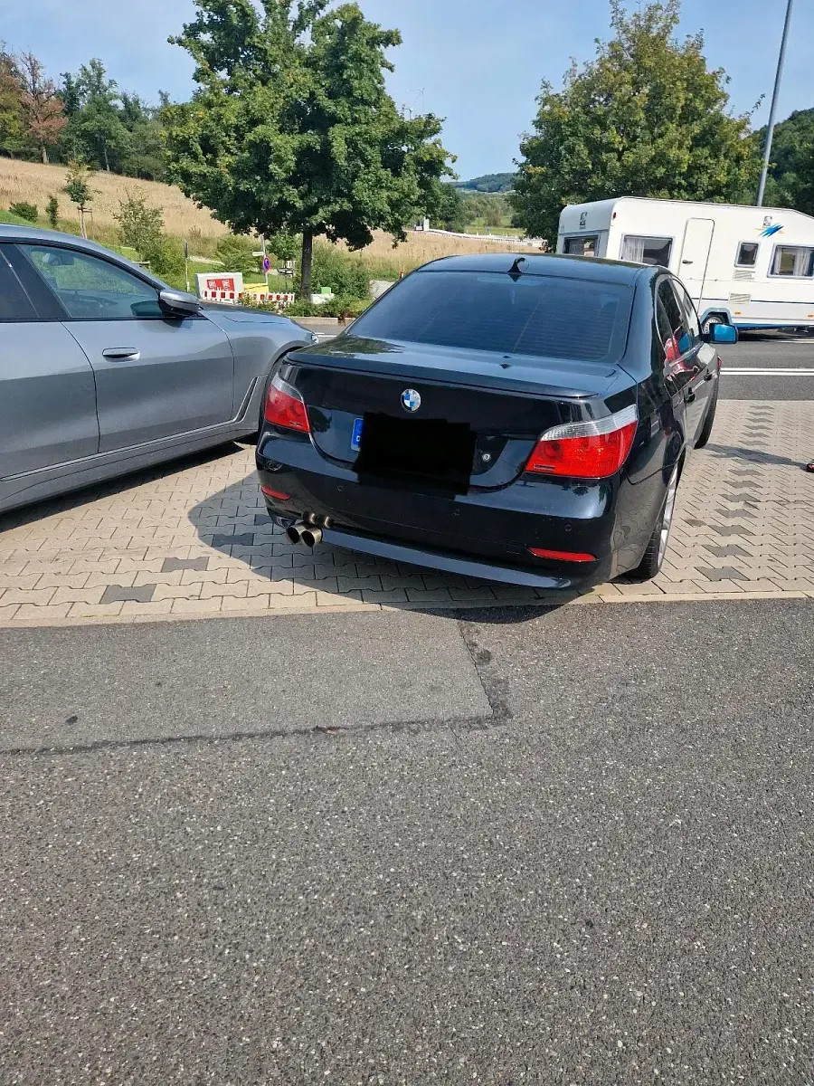 Gebraucht BMW 523 177 PS (130 kW) 2005 Schwarz Limousine