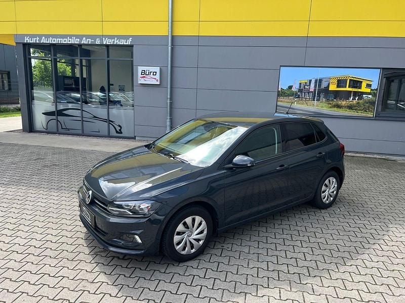 Grau Gebraucht 2018 VW Polo Comfortline Kleinwagen | 11.990 € (Fairer Preis) - Bild 1/4