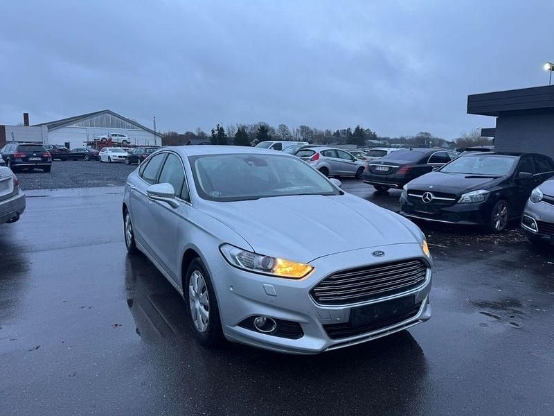Gebraucht Ford Mondeo Trend 160 PS (117 kW) 2015 Silber Limousine