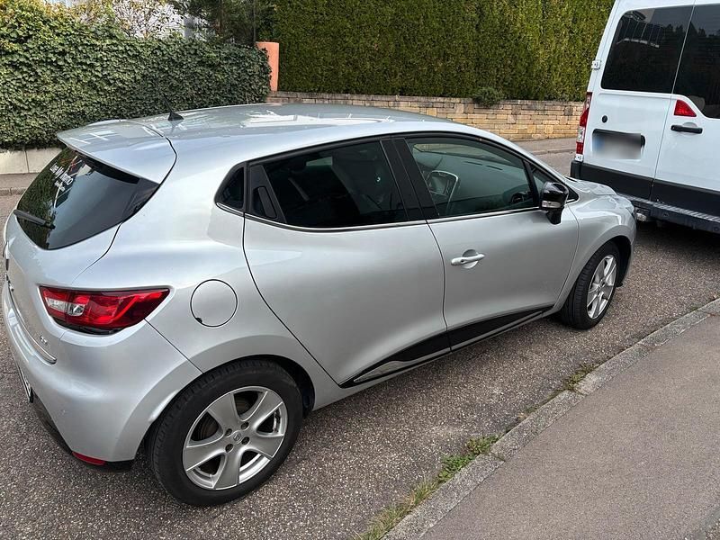 Gebraucht Renault Clio IV Intens 90 PS (66 kW) 2015 Silber Kleinwagen