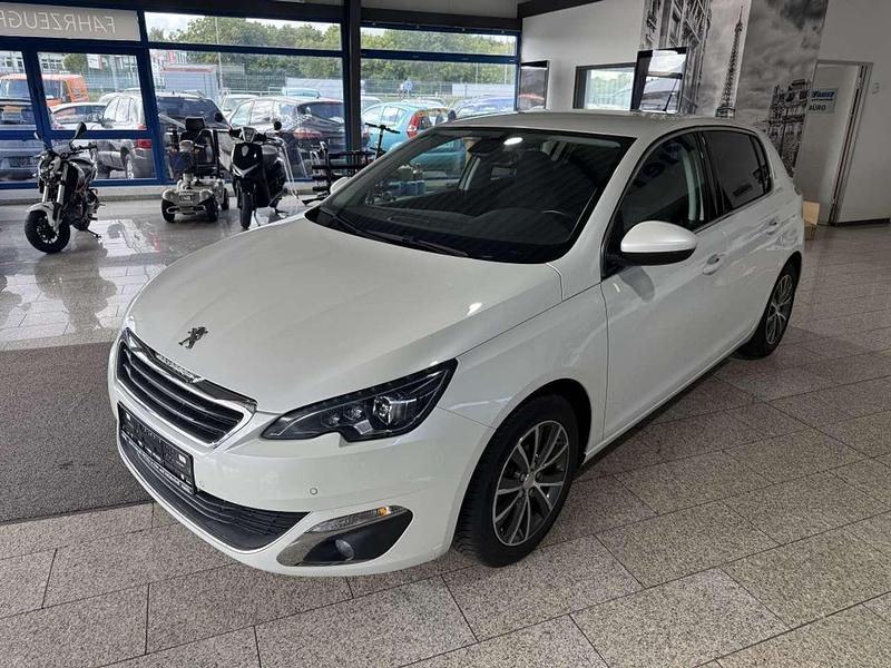 Weiß Gebraucht 2017 Peugeot 308 Allure Limousine | 8.920 € (Guter Preis) - Bild 1/4
