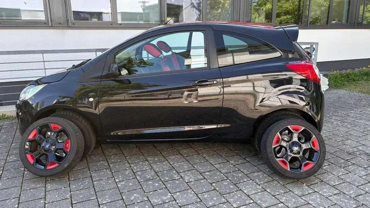 Gebraucht Ford Ka Titanium 69 PS (50 kW) 2015 Schwarz Kleinwagen