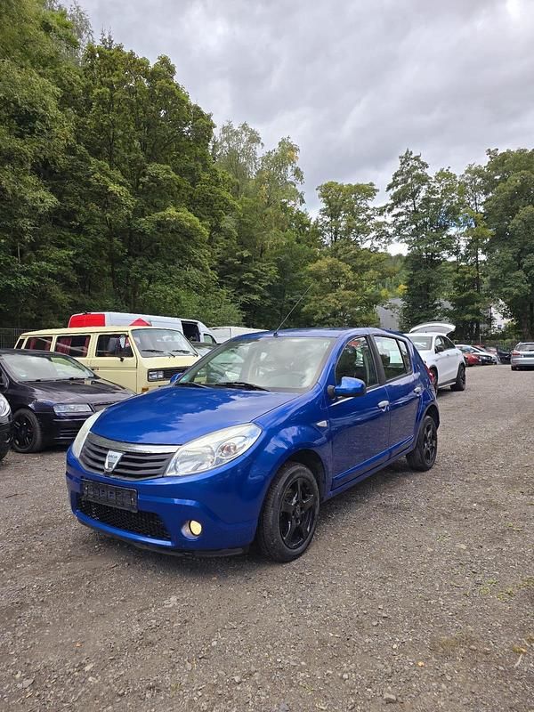 Blau Gebraucht 2011 Dacia Sandero Kleinwagen | 2.850 € - Bild 1/4
