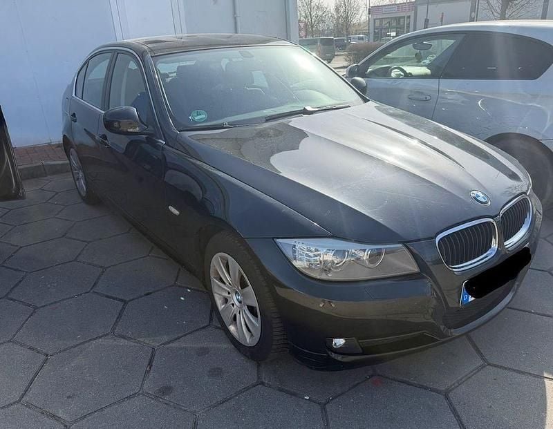 Gebraucht BMW 318 143 PS (105 kW) 2009 Schwarz Limousine